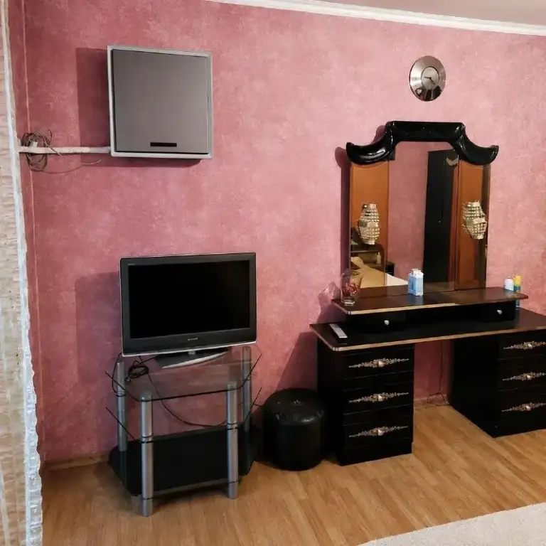Продается 4 х комнатная квартира - блок из 2-х двухкомнатных квартир, перепланировка узаконена. ❗

🌇Донецк, киевский район, шахтерская площадь 📌

🔹Расположена во втором ряду от проезжей части.
🔹 6 Этаж 9 этажного дома
🔹 91 М2 общая площадь
🔹 56 М2 жилая
🔹 9 М2 кухня
🔹Квартира двухсторонняя.
❗Планировка:
3 Комнаты раздельные, кухня - столовая, 2 санузла совмещенных. 📑документы росреестр.
💰Цена 9 млн. Рублей.

📲☎️+79494154923 - Max
Людмила ан

Подписаться  |  📩дать объявление
📲Наш max - фотография - 3