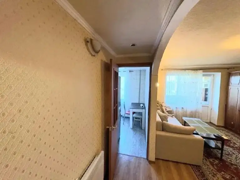 Продам однокомнатную квартиру

🌇Донецк, киевский район,
Дк юность📌

🔹 Брежневка
🔹4 Этаж 5 этажного
🔹 32 М2 общая площадь
🔹 18 М2 жилая площадь
🔹 6 М2 кухня
🔹Квартира тёплая и светлая не угловая, в жилом состоянии с отличным ремонтом.
🔹Балкон застеклен.
💦Вода по графику, стоит водонакопительный бак
⛽Газовая колонка- горячая вода.

📑Документы росреестр.
💰Цена 3,9 млн. ₽, торг.

📲☎️+79494154923 Людмила ан

Подписаться  |  📩дать объявление
📲Наш max - фотография - 3