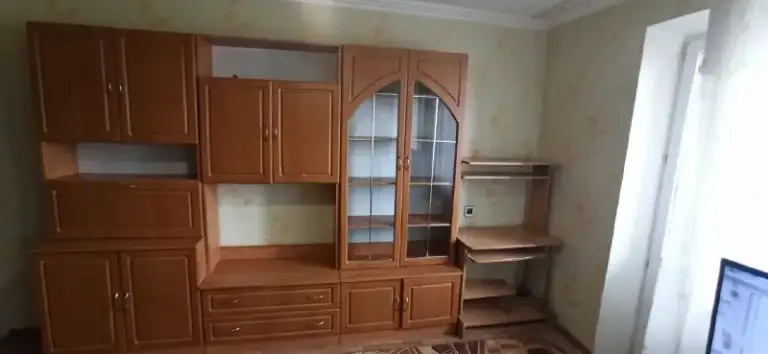 Аренда 1к квартиры дс "дружба"/ калининский район

Стройте свое пространство с агентством недвижимости город. Вы мечтаете - мы реализовываем👏

📍Аренда однокомнатной квартиры в калининском районе, ул. Черкасова

✔️ Рядом вся инфраструктура:
•Магазины
•Школа
•Детский сад

Остановка общественного транспорта — удобная транспортная развязка в любую точку города.

•Вода по графику
•Меблирована
•Вся необходимая бытовая техника

📌 Работаем без выходных

Подберем жилье по вашим критериям:
- Любой район
- Любой бюджет
- Индивидуальные требования

Услуги 🤝🔑агентства оплачиваются по факту вселения при подписании договора.

💵Цена: 17.000 руб.
☎️Телефон: +7 (949) 630 77 76

В наличии как бюджетные варианты, так и премиальное жилье.

100% Реальные фото объектов отправляем вам в удобном мессенджере. - фотография - 2