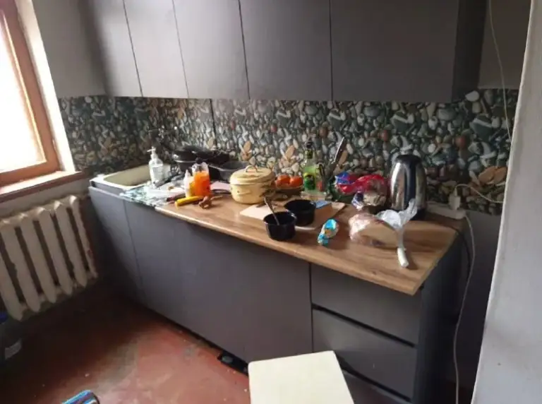 Сдам 2х. Комн. Квартиру в ворошиловском районе пр. Театральный 5, 2к, 47м кв, второй этаж, есть бак для воды, вся мебель и техника, современная кухня, 20.000+ком.
+7(949) 36-77-907
Татьяна. - фотография - 4