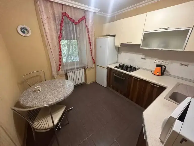Аренда 2-х комнатной квартиры в донецке
📍Адрес: г. Донецк, ленинский район, улица замоскворечная
Статус - твой выбор в мире недвижимости!!
➡️Этаж: 3/5
➡️ Общая площадь: 53 м².
➡️Цена аренды: 45 000 руб. /мес.
➡️Квартира расположена в развитом микрорайоне с удобной инфраструктурой: рядом магазины, школы, остановки общественного транспорта. Дом в хорошем состоянии, подъезд чистый и ухоженный.
💵 45 000 Руб/мес
📞+79496455686
📞+79490774949 - фотография - 1