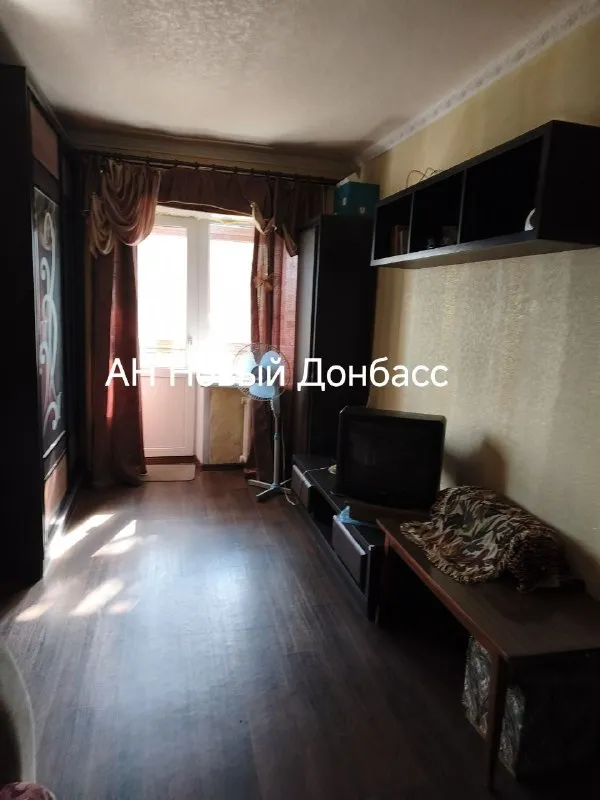 Продажа 1 комнатная квартира
🌇Донецк в киевском районе, ул. Собинова. 📌
🔹Площадь: 27 м2 (общая), кухня: 6м2
🔹Этаж: 3 из 4. Дом кирпичный.
👍Отличная планировка в квартире балкон.
📍Инфраструктура: детский сад, школа, магазины, супермаркет.
📃Документы готовы.
💰Цена: 2.500.000 рублей.
📲☎️+7(949) 327-98-90 Наталья ан новый донбасс
Подписаться | 📩дать объявление
📲Наш max - фотография - 3