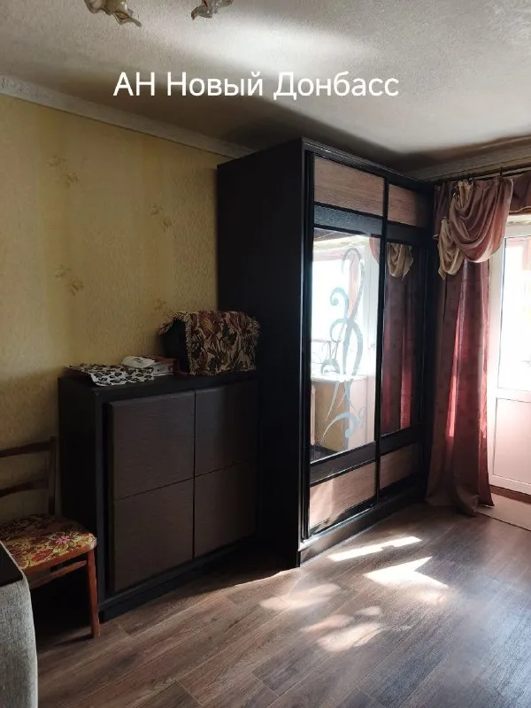 Продажа 1 комнатная квартира
🌇Донецк в киевском районе, ул. Собинова. 📌
🔹Площадь: 27 м2 (общая), кухня: 6м2
🔹Этаж: 3 из 4. Дом кирпичный.
👍Отличная планировка в квартире балкон.
📍Инфраструктура: детский сад, школа, магазины, супермаркет.
📃Документы готовы.
💰Цена: 2.500.000 рублей.
📲☎️+7(949) 327-98-90 Наталья ан новый донбасс
Подписаться | 📩дать объявление
📲Наш max - фотография - 4