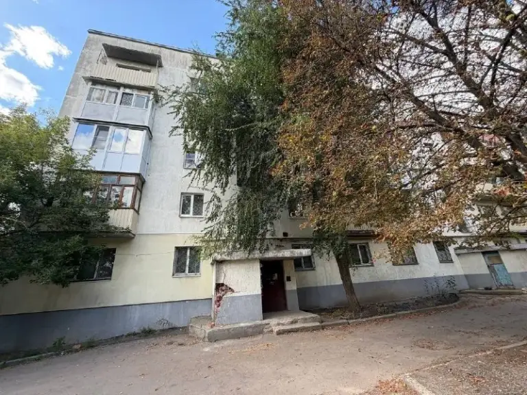 Продажа однокомнатной квартиры в калининском районе! (контур)

Агентство недвижимости «статус» - твой выбор в мире недвижимости!

📍Адрес: г. Донецк, калининский район, ул. Мушкетовская 8

☑ Этаж: 2/5

☑ Общая квадратура: 37м2 (большая комната, совмещенный санузел, кухня)

☑ Коммуникации поменяны

☑ Проводка поменяна

☑ Документы рф готовы к сделке
☑ Отлично развита инфраструктура: в пешей доступности множество магазинов, новый сквер для прогулок, остановки общественного транспорта

💰 2.750.000₽

📞+79496455686
📞+79490774949

Принимаем звонки в любое время! - фотография - 6