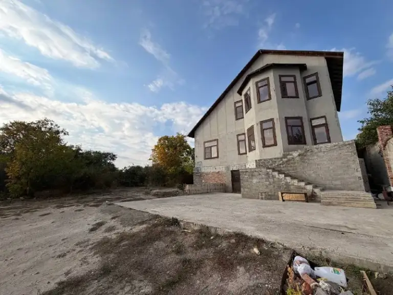 Продажа дома в ленинском районе донецка!улица днестровская - 200 метров до. Водоема
Ан «статус» - твой выбор в мире недвижимости!🤝
📍Адрес: ленинский район. Улица днестровская
✅Площадь дома 450 кв. М
✅Газ проведен
✅Вода идет по графику
✅На территории два дома
✅Земля 20 соток
✅Центральная канализация
📌Документы рф готовы к сделке
Прописанных нет!
💸 12.000.000 Руб.
📞+79496455686
📞+79490774949
Принимаем звонки в любое время! - фотография - 1