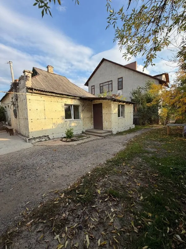 Продажа дома в ленинском районе донецка!улица днестровская - 200 метров до. Водоема
Ан «статус» - твой выбор в мире недвижимости!🤝
📍Адрес: ленинский район. Улица днестровская
✅Площадь дома 450 кв. М
✅Газ проведен
✅Вода идет по графику
✅На территории два дома
✅Земля 20 соток
✅Центральная канализация
📌Документы рф готовы к сделке
Прописанных нет!
💸 12.000.000 Руб.
📞+79496455686
📞+79490774949
Принимаем звонки в любое время! - фотография - 4