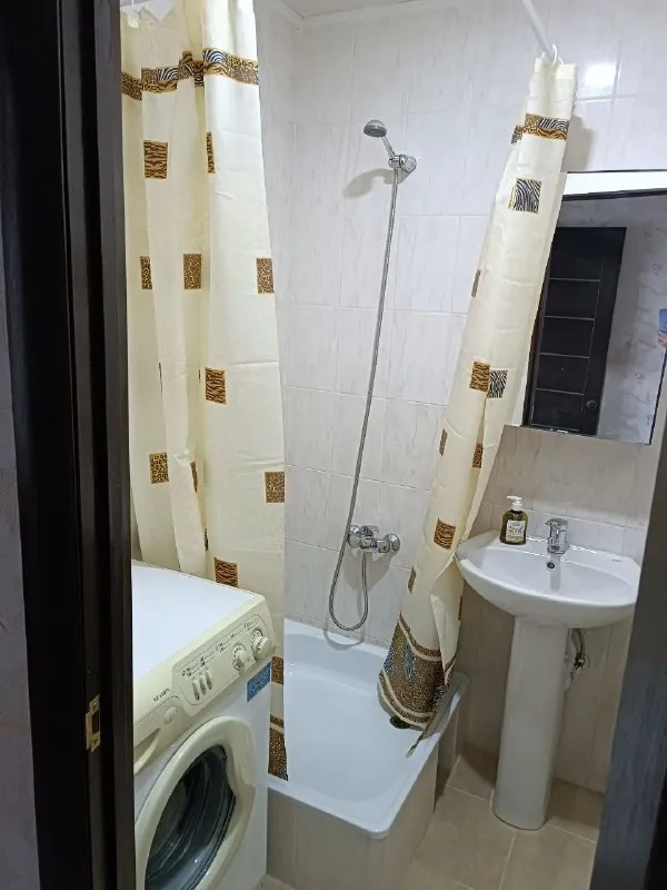 ‼❗‼ Сдается ‼❗‼
🏡2-Х комн. Кв. , улица артёма, ориентир привокзальная плошадь, киевский район
📍Г. Донецк днр
‼Оплата услуг по факту заселения, без каких либо предоплат и поездок в офис‼
🔥Хорошее состояние. ..
•Имеется вся необходимая мебель и бытовая техника: холодильник, телевизор, стиральная машина автомат. ..
•Предпочтение: пара, семья, можно с ребёнком школьного возраста, без животных.
Стоимость: 30.000 руб. + ком. Услуги
☎☎☎ +7949-419-63-79
Аренда донецк днр - фотография - 6