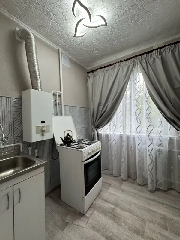 🏡Продаётся 1-х комнатная квартира
📍Г. Донецк днр
Куйбышевский р-н
Улица сомова

•Этажность–3/5 жилого дома
•Общая площадь–31.4 м2

•В квартире выполнен свежий ремонт
•Окна, трубы водоснабжения и канализации пластиковые

•Железная входная дверь, вода по графику
•Рядом школа, детский садик, поликлиника, супермаркет, магазины и остановка общественного транспорта
•Документы готовы
🔥Собственник

💴Цена: 3🍋100.000 рублей
☎️+7(949) 303-77-57

Недвижимость донецк днр - фотография - 4