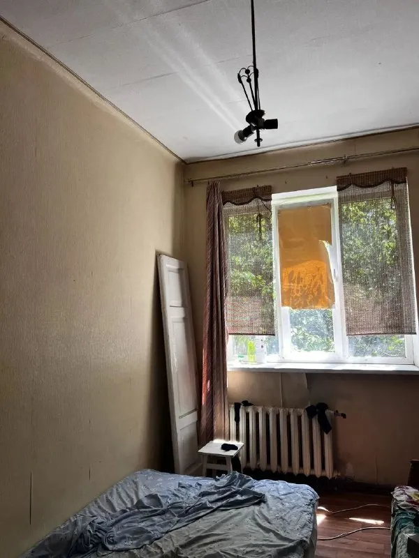 Продам трёхкомнатную квартиру

🌆Донецк в ворошиловском районе, проспект богдана хмельницкого, 77📌

🏢Этаж - 1/2
✅Общая площадь - 67 м2
❗️Квартира полностью под ремонт
✅Высокий цоколь
✅Частично пластиковые окна
✅Высокие потолки
✅ - фотография - 3