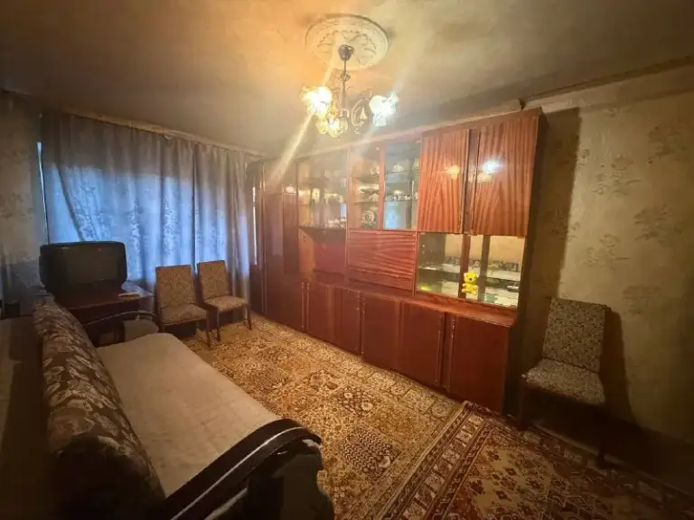 Продажа трехкомнатной квартиры
🌆Донецк в киевском районе, гладковка, ул. Ионина, д.24
✅1Й этаж пятиэтажки
✅Общая площадь - 58 м2
✅Квартира жилая, но требуется ремонт, высокий цоколь
✅Удобная планировка
✅Чистый подъезд, уютный двор
📍Шикарная инфраструктура!
Супермаркеты, детские площадки, магазины, храм - все в шаговой доступности!!!
📲☎️+79494171814
📲☎️+79495138558
Подписаться | 📩дать объявление
📲Наш max - фотография - 3