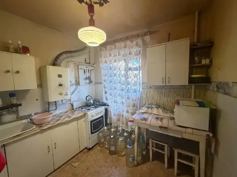 Продажа трехкомнатной квартиры
🌆Донецк в киевском районе, гладковка, ул. Ионина, д.24
✅1Й этаж пятиэтажки
✅Общая площадь - 58 м2
✅Квартира жилая, но требуется ремонт, высокий цоколь
✅Удобная планировка
✅Чистый подъезд, уютный двор
📍Шикарная инфраструктура!
Супермаркеты, детские площадки, магазины, храм - все в шаговой доступности!!!
📲☎️+79494171814
📲☎️+79495138558
Подписаться | 📩дать объявление
📲Наш max - фотография - 6