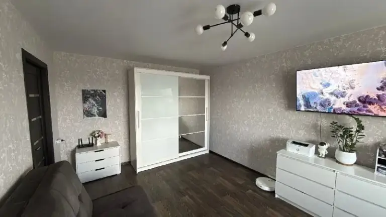 🏡Продажа 1-х комнатной квартиры
📍Г. Макеевка днр
Червоногвардейский р-н

•Этажность–8/9 жилого дома

•Квартира не угловая
•В квартире выполнен ремонт, балкон не застеклённый

•Квартира продаётся частично с мебелью и бытовой техникой

•Вода по графику

•Рядом школа, детский садик, рынок, мфц, парк, больница и автостанция.
•Документы готовы
🔥Собственник

💴Цена: 3🍋300.000 рублей
☎️+7(949) 327-60-94

Недвижимость днр - фотография - 2