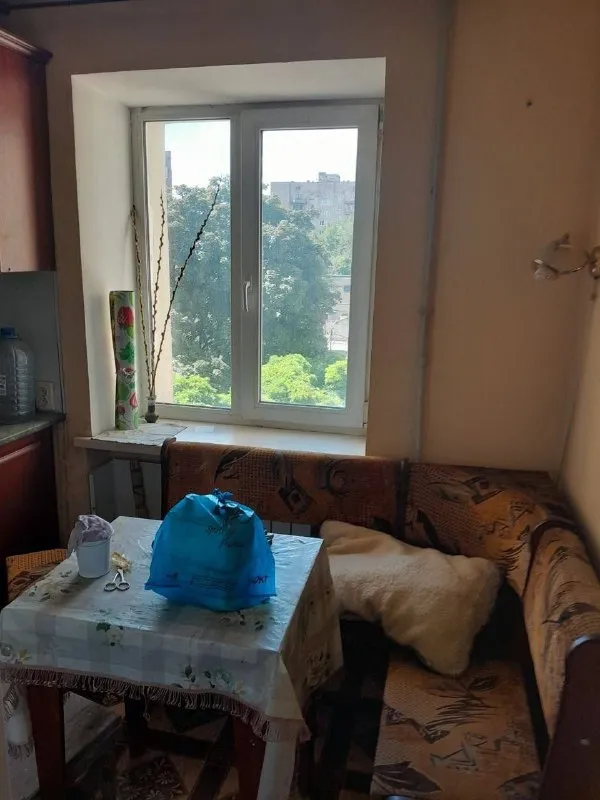 Аренда однокомнатной квартиры

🌆Донецк в куйбышевском районе! Жд вокзал! Ул. Куйбышева! 📌

✅Общая площадь: 30 м2
✅Этаж: 3/6
💦Вода по графику
👍Отлично развитая инфраструктура: множество магазинов, школа, детский сад, остановки общественного транспорта! 5 минут до жд вокзала!

💰Цена 20 000 ₽/месяц + к/у

📲☎️+79496455686
📲☎️+79490774949

Подписаться  |  📩дать объявление
📲Наш max - фотография - 3