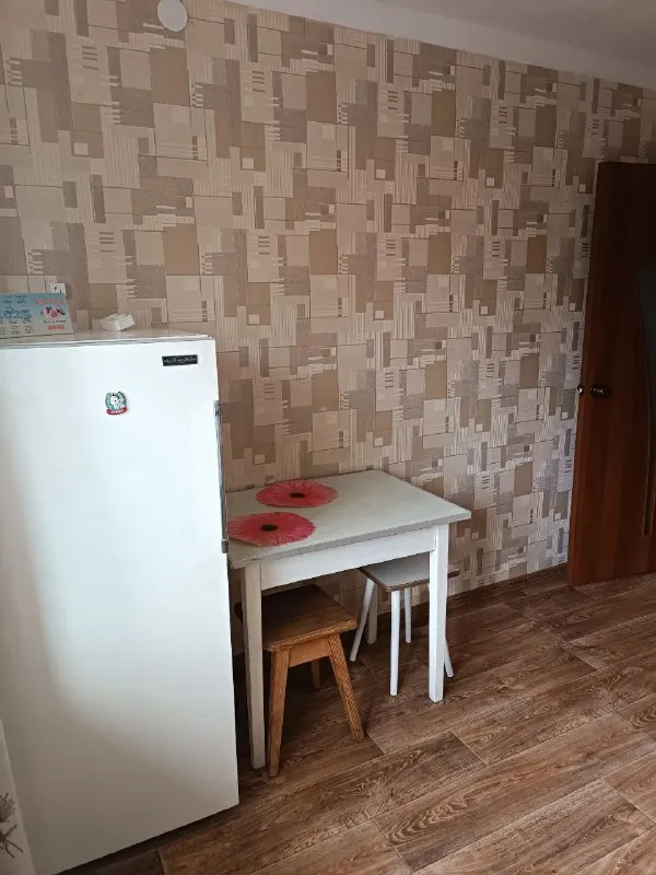 ‼❗‼ Сдается ‼❗‼
🏡1-Х комн. Кв. , проспект комсомольский, рядом парк им. Щербакова, бульвар пушкина, ворошиловский район
📍Г. Донецк днр

‼Оплата услуг по факту заселения, без предоплат и поездок в офис‼

•Обычное состояние.
•Имеется вся необходимая мебель и бытовая техника: холодильник, стиральная машина автомат, установлен бойлер. ..

Стоимость: 20.000 + ком. Услуги
☎☎☎+7949-419-63-79 - фотография - 2