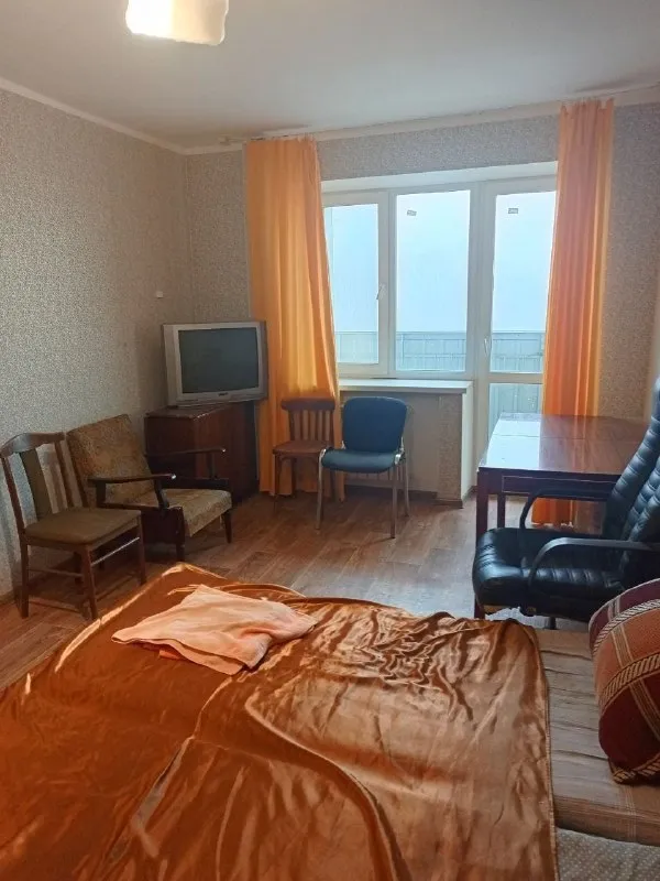 ‼❗‼ Сдается ‼❗‼
🏡1-Х комн. Кв. , проспект комсомольский, рядом парк им. Щербакова, бульвар пушкина, ворошиловский район
📍Г. Донецк днр

‼Оплата услуг по факту заселения, без предоплат и поездок в офис‼

•Обычное состояние.
•Имеется вся необходимая мебель и бытовая техника: холодильник, стиральная машина автомат, установлен бойлер. ..

Стоимость: 20.000 + ком. Услуги
☎☎☎+7949-419-63-79 - фотография - 5