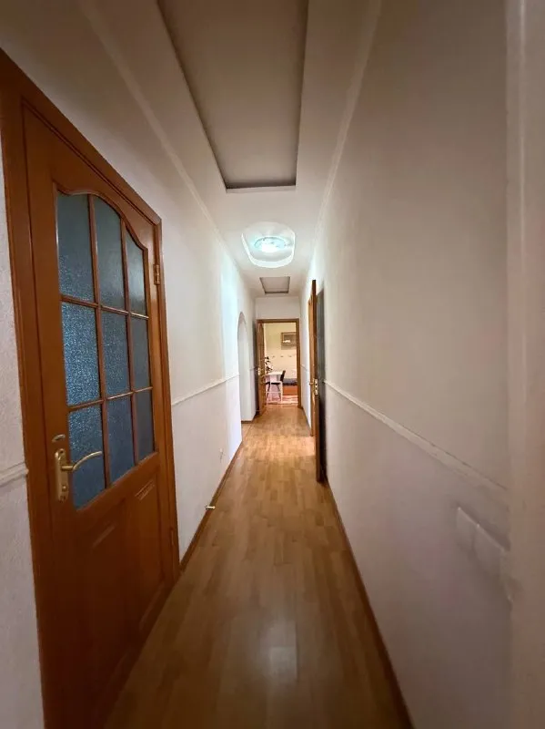Аренда дома площадью 120м².
🌆Донецк, буденновский район
Улица таганская 📌
Предлагаем к аренде уютный дом в развитом районе — идеальный вариант для большой семьи!
✅Основные характеристики:
- Земельный участок: 8 соток
- Планировка: 4 комнаты, 2 санузла, кухня студия
- Расположение: удобная транспортная доступность, развитая инфраструктура.
💰Стоимость 80.000 рублей
📲☎️+79496455686
📲☎️+79490774949
Подписаться | 📩дать объявление
📲Наш max - фотография - 5