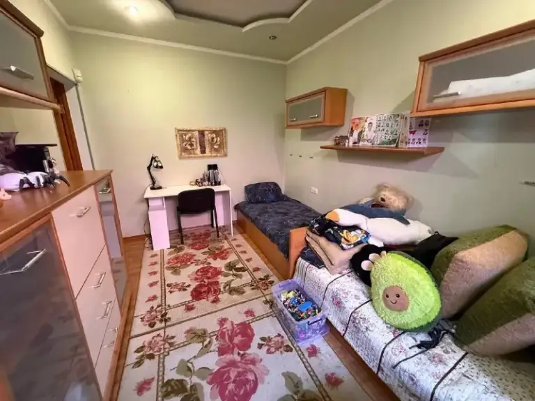 Аренда дома площадью 120м².
🌆Донецк, буденновский район
Улица таганская 📌
Предлагаем к аренде уютный дом в развитом районе — идеальный вариант для большой семьи!
✅Основные характеристики:
- Земельный участок: 8 соток
- Планировка: 4 комнаты, 2 санузла, кухня студия
- Расположение: удобная транспортная доступность, развитая инфраструктура.
💰Стоимость 80.000 рублей
📲☎️+79496455686
📲☎️+79490774949
Подписаться | 📩дать объявление
📲Наш max - фотография - 7