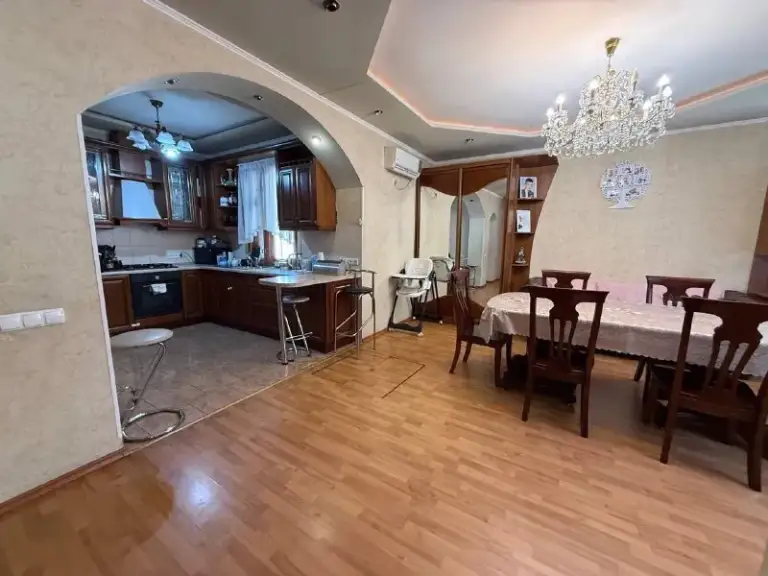 Аренда дома площадью 120м².
🌆Донецк, буденновский район
Улица таганская 📌
Предлагаем к аренде уютный дом в развитом районе — идеальный вариант для большой семьи!
✅Основные характеристики:
- Земельный участок: 8 соток
- Планировка: 4 комнаты, 2 санузла, кухня студия
- Расположение: удобная транспортная доступность, развитая инфраструктура.
💰Стоимость 80.000 рублей
📲☎️+79496455686
📲☎️+79490774949
Подписаться | 📩дать объявление
📲Наш max - фотография - 8