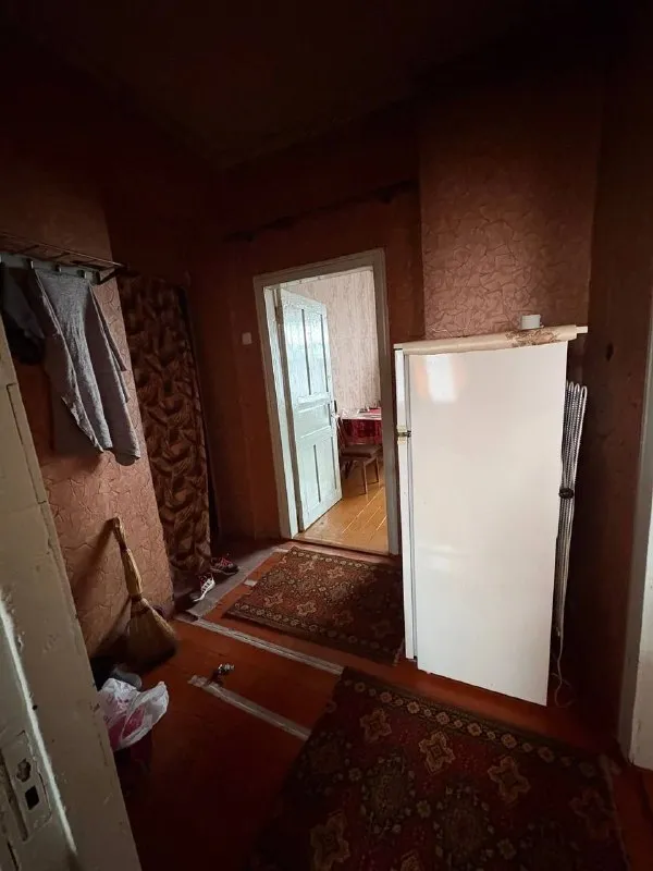 Продажа 2-комнатной квартира в пролетарском районе

Стройте свое пространство с агентством недвижимости город.
Вы мечтаете - мы реализовываем👏

🏗Район: пролетарский
🏘Комнат - 2
🏢Этаж - 1/2
🚪Общая площадь - 44 м2

Продажа двухкомнатной квартира в пролетарском районе, улица камышинская. Ориентир - пролетарский ровд.

📌 Вода по графику 💦
📌 Дом с печным отоплением
📌 Санузла в квартире нет, но есть возможность провести

✅Рядом с домом есть вся необходимая инфраструктура: магазины,
Школы, садики
✅ Удобная транспортная развязка, остановка транспорта в пешей доступности

💵Цена: 1 400 000 рублей (торг)
☎️Телефон: +7 (949) 513 13 00
☎️Телефон: +7 (949) 417 18 14 - фотография - 2