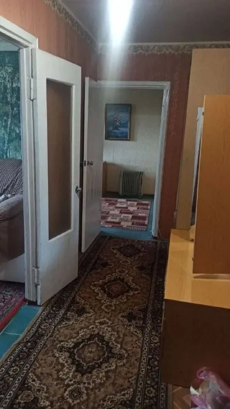Продам двухкомнатную квартиру
🌆Донецк, будённовский р-н
Ул. Довженко 59а (ориентир пл. Будённого)📌
✅ 7\9 Этажность
✅Общая площадь 49.7 м.
✅Состояние жилое.
🎁В квартире остаётся вся мебель и бытовая техника.
💦Вода по графику.
📍Рядом с домом остановка, детский садик 111, будённовский рынок, магазины. - фотография - 2