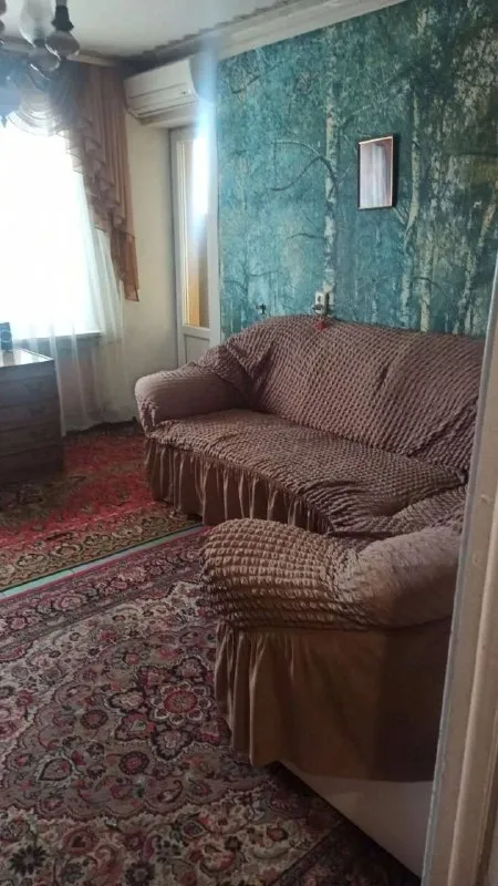 Продам двухкомнатную квартиру
🌆Донецк, будённовский р-н
Ул. Довженко 59а (ориентир пл. Будённого)📌
✅ 7\9 Этажность
✅Общая площадь 49.7 м.
✅Состояние жилое.
🎁В квартире остаётся вся мебель и бытовая техника.
💦Вода по графику.
📍Рядом с домом остановка, детский садик 111, будённовский рынок, магазины. - фотография - 3