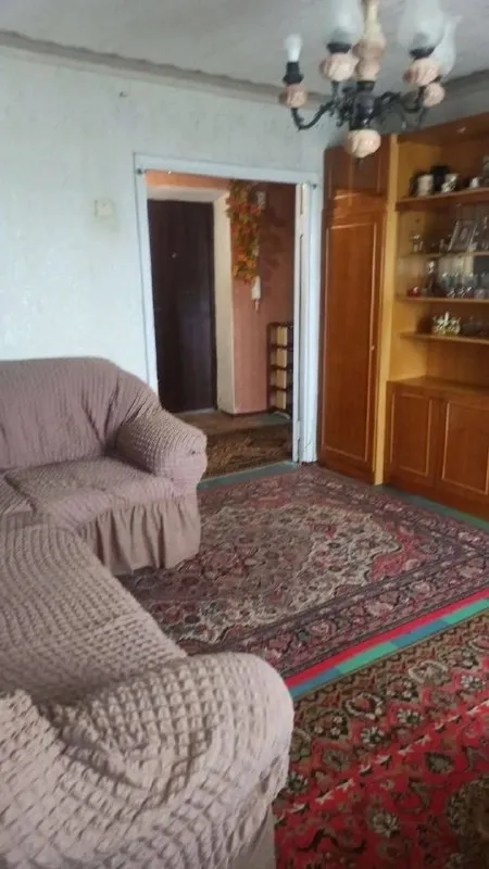 Продам двухкомнатную квартиру
🌆Донецк, будённовский р-н
Ул. Довженко 59а (ориентир пл. Будённого)📌
✅ 7\9 Этажность
✅Общая площадь 49.7 м.
✅Состояние жилое.
🎁В квартире остаётся вся мебель и бытовая техника.
💦Вода по графику.
📍Рядом с домом остановка, детский садик 111, будённовский рынок, магазины. - фотография - 4