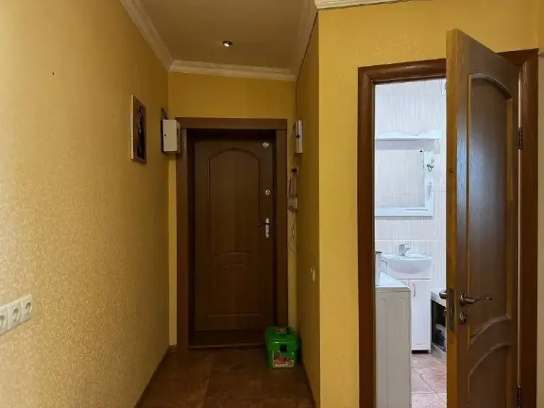 Продажа двухкомнатная квартира
Продаётся от собственника❗️

🌇Донецк, киевский район
Улица буслаева 20📌

✅Общая площадь 44.8 кв/м
✅Кухня 5,8 кв/м
✅Сан/узел совмещён
✅Полы (спальня ковролин, зал ламинат, коридор плитка)
✅Потолки натяжные
📲☎️+7(949)308-45-74
📲☎️+7(949)315-55-56

Подписаться  |  📩дать объявление
📲Наш max - фотография - 1