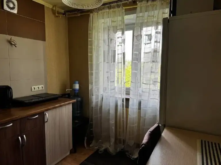 Продажа двухкомнатная квартира
Продаётся от собственника❗️

🌇Донецк, киевский район
Улица буслаева 20📌

✅Общая площадь 44.8 кв/м
✅Кухня 5,8 кв/м
✅Сан/узел совмещён
✅Полы (спальня ковролин, зал ламинат, коридор плитка)
✅Потолки натяжные
📲☎️+7(949)308-45-74
📲☎️+7(949)315-55-56

Подписаться  |  📩дать объявление
📲Наш max - фотография - 6