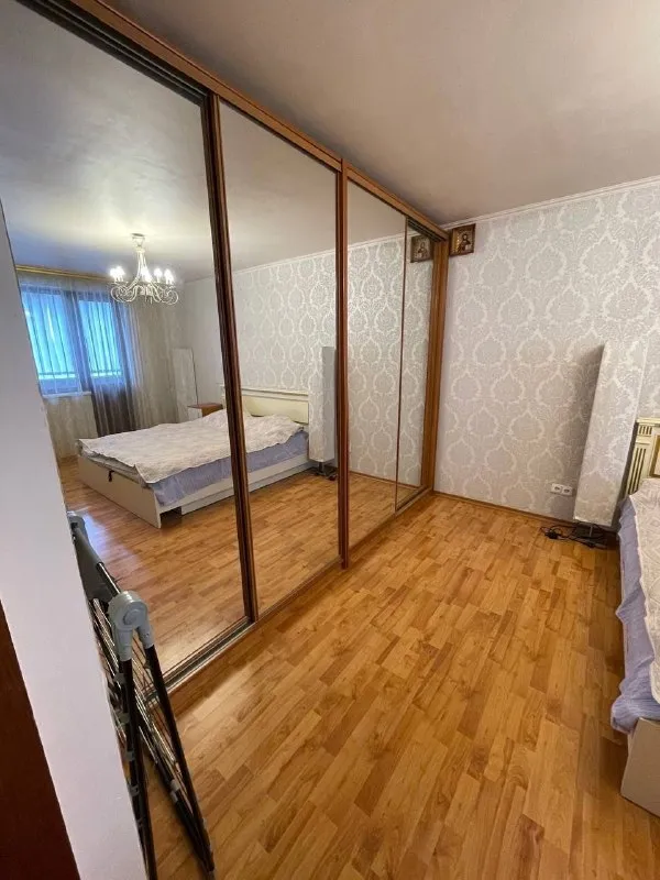 🏡Продаётся 3-х комнатная квартира
📍Г. Донецк днр
Ворошиловском р-н
Бульвар школьный

•Этажность–13/16 жилого дома
•Общая площадь–85 м2

•Квартира перепланирована из 4-х комнатной (перепланировка узаконена)

•Вода по графику
•Рядом школа № 5, набережная, крытый рынок, автостанция, детский садик
🔥Собственник

💴Цена: 9🍋100.000 рублей
☎️+7(949) 317-20-46

Недвижимость днр - фотография - 4