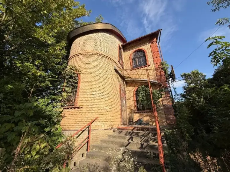 Продажа дома в куйбышевском районе донецка!мкр-н октябрьский!
Агентство недвижимости «статус» - твой выбор в мире недвижимости!🤝
📍Адрес: г. Донецк, артемовская 99
Куйбышевский район
✅Площадь дома 350 кв. М
✅Газ проведен
✅Вода идет по графику
✅Кирпичный дом, есть скважина, требуется косметический ремонт и уборка территории
✅Гараж на две машины с подвалом
✅Земля 7 соток приватизирована
✅Центральная канализация
📌Документы рф готовы к сделке
Прописанных нет!
💸 9.000.0000 Руб.
☎️+79496455686
📞+79490774949
Принимаем звонки в любое время! - фотография - 7