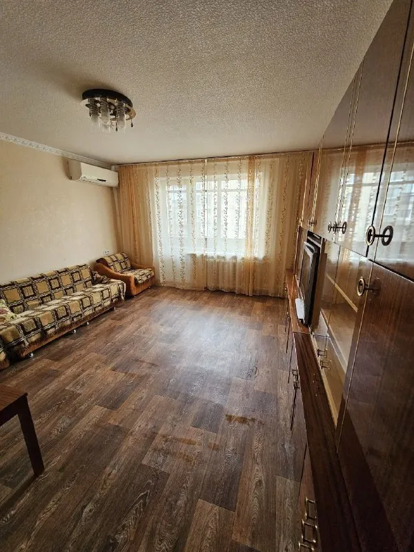 Продажа 3-комнатной квартиры

🌆Донецк, ворошиловский район, комсомольский проспект 41📌

✅Общая площадь - 65 м2
👍Лучшая локация города
Набережная - площадь ленина
✅Транспортная развязка в любую точку города
📍Вблизи дома: школа, магазины, садик, супермаркеты.
✅Кухня 10 кв м
✅Комнаты раздельные - фотография - 1