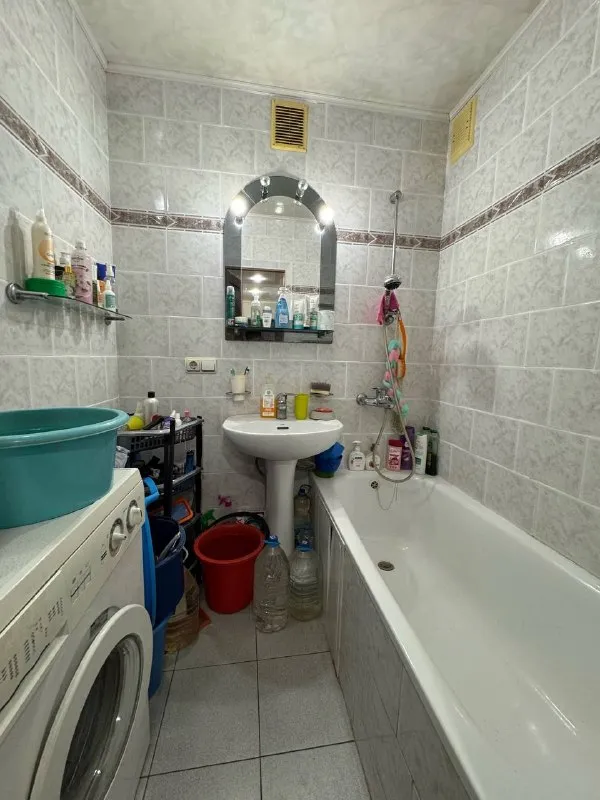 Продажа 2к квартиры на площади бакинских комиссаров! Куйбышевский район!
Агентство недвижимости статус - твой выбор в мире недвижимости!
📍Адрес: г. Донецк, проспект офицерский, 69 г
✅Общая квадратура: 47 м2
✅Этаж: 3/9
✅Коммуникации пластик
✅Раздельный санузел
✅Кондиционер
✅Балкон
✅Мебель и техника остается в квартире
✅Документы рф
✅Отлично развитая инфраструктура. В пешей доступности множество магазинов, рынок, кофейни, торговый центр, остановки общественного транспорта!
💰5 600 000 ₽
📞+79490774949 Данил
📞+79496455686 Антон - фотография - 6