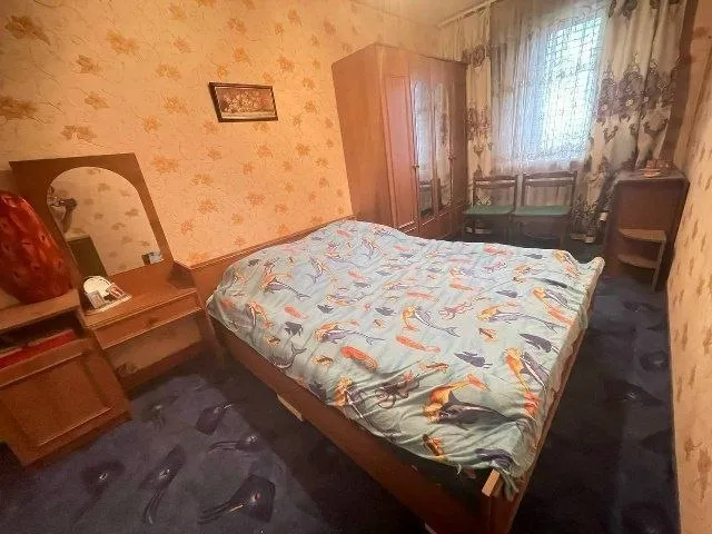 Продажа 3х комнатной квартиры
🌆Донецк в куйбышевском районе, проспект колхозный 5а микрорайон "октябрьский". 📌
🏢Этаж - 1/5
✅Общая площадь - 58 м2
✅Квартира не угловая, теплая
✅Высокий цоколь
✅На окнах установлены решетки
✅Комнаты раздельные - фотография - 3