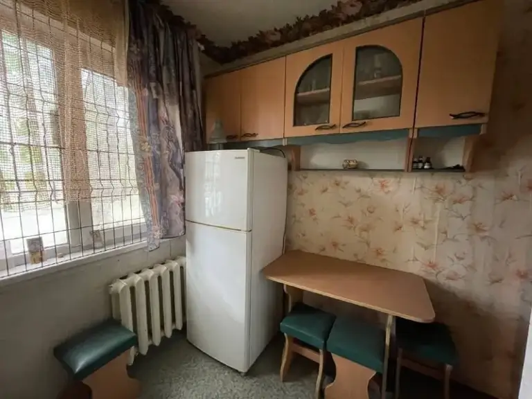 Продажа 3х комнатной квартиры
🌆Донецк в куйбышевском районе, проспект колхозный 5а микрорайон "октябрьский". 📌
🏢Этаж - 1/5
✅Общая площадь - 58 м2
✅Квартира не угловая, теплая
✅Высокий цоколь
✅На окнах установлены решетки
✅Комнаты раздельные - фотография - 9