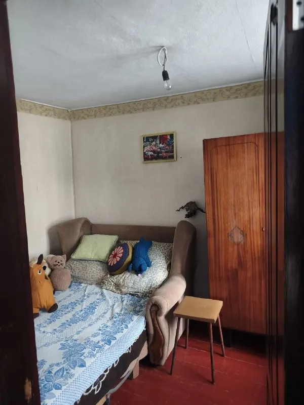 Продам отдельно стоящий дом

🌆В донецке, кировский район, на семашко📌

✅Уютное жильё площадью 30 м2 на участке 4 соток.

✅Основные преимущества:
* Достаточно пространства для комфортной жизни и обустройства территории;
💦 Подведены вода и электричество;
⛽ Есть возможность подключения газа (у соседей газ уже проведён);

📃Документы готовы к сделке
💰Цена 1 400 000 руб. И торг
Практичное решение для тех, кто ищет надёжное жильё с перспективой улучшения условий (подключение газа) и потенциалом для развития участка. Обретите дом, где можно создать атмосферу уюта.

📲☎️+7 949 327-98-90 Наталья владимировна ан новый донбасс

Подписаться  |  📩дать объявление
📲Наш max - фотография - 5