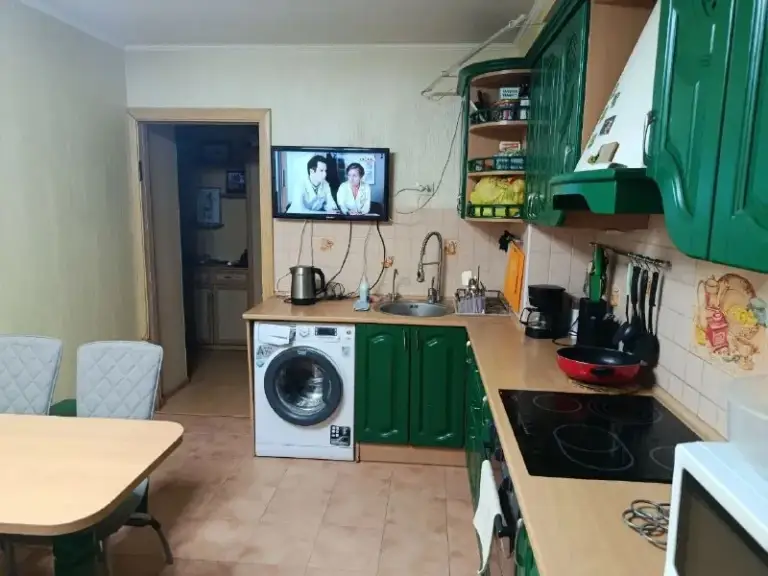 Сдаётся 3х комнатная квартира

🌆Расположена по адресу мариуполь ул. Куприна 15📌

❗Порядочным людям. Желательно семейным. На срок от 6 месяцев

🔹Хороший, современный ремонт.
🔹Есть вся мебель и бытовая техника. Бойлер.
💦Вода каждый день, отличный напор.
🔹6 Этаж. Лифт пока не работает.
Но с перспективой!

💰Цена договорная

📲☎+79498437171 Олег иванович
Телеграм и макс

Подписаться  |  📩дать объявление
📲Наш max - фотография - 9