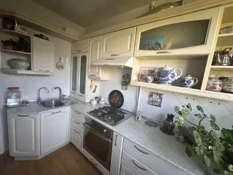 Продажа! Ленинский проспект!
Продается 3х комнатная квартира, площадь 68кв. М. Этажность 6/9ти.
В хорошем состоянии. Есть балкон и лоджия, не угловая, окна выходят на две стороны. Частично остаётся мебель и техника. Рядом : рынок, супермаркет, аптеки, перинатальный центр, остановка общественного транспорта возле дома. Тихие соседи. Документы готовы. Собственники на сделке.
Цена 5,500,000р + торг!
+79495406579 Ольга*
Ок. Риэлтор - фотография - 1