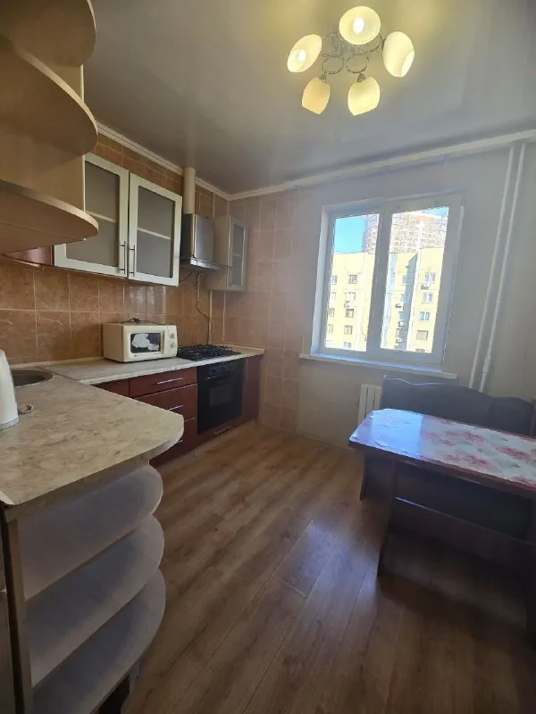 Продаю однокомнатную квартиру

🌆Донецк, ворошиловский район, район гастронома москва, ул. 25-летия ркка📌

✅Чешский проект, квартира крупногабаритная
✅7 Этаж, 9ти этажного дома
✅Квартира в жилом отличном состоянии
🎁Продаётся с мебелью и техникой
✅Поменяны: отопление, сантехника, пластиковые окна, металлическая входная дверь, балкон утеплён и застеклен.
💦Вода по графику

📃Документы внесены в росреестр
💰Цена 4,9 млн. Рублей,
Возможен торг

📲☎️+79493837193 (Макс, телеграмм) виктория риэлтор

Подписаться  |  📩дать объявление
📲Наш max - фотография - 4