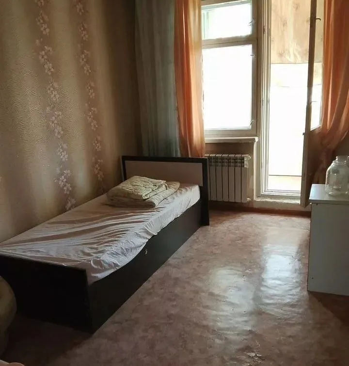 Сдам двухкомнатную квартиру

🌆Донецк, буденновский район, парк энергетиков📌

✅Квартира расположена на 3-м этаже.
✅Просторная квартира, в наличии раскладной диван, кровати, шкаф.
✅Есть стиральная машинка. Кухня полностью оборудована всем необходимым, есть холодильник.
💦Вода по графику.
✅Балкон.
📍Рядом с домом магазины, удобная. .. "emoji" style="background-image:url('//telegram. Org/img/emoji/40/f09f92b0.png')">💰стоимость: 15.000 + к/у, залог

📲☎️+79494087634, Мах или тг
📲☎️+79515250475 Агентство

Подписаться  |  📩дать объявление
📲Наш max - фотография - 4