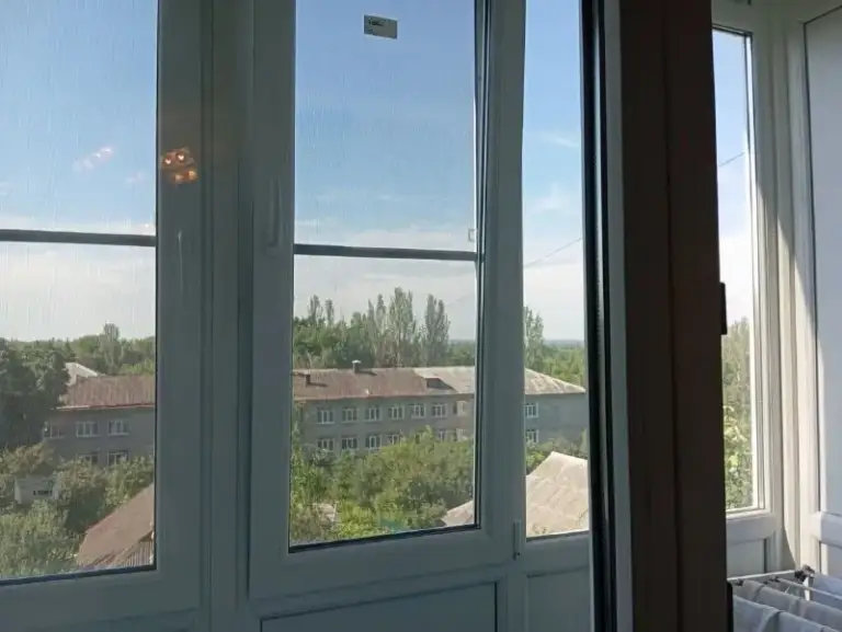 Продажа 1-комнатной квартиры

🌆Г. Донецк в буденновском районе - юэсс, улица краснооктябрьская 67.📌

🏢Этажность квартиры - 4/5
✅Общая площадь - 30 м2
✅Дом кирпичный теплый
💧Вода по графику, напор хороший
✅Инфраструктура: транспортная развязка отличная,   трамвай №10, автобусы 18, 20а, 20б. Посадка с небольшим водоемом, дк кирова, больница, школы, детский сад, пвз, магазины и супермаркеты

📃Документы рф готовы
💰Цена: 3 200 000 рублей

📲☎️+7 (949) 417 18 14
📲☎️+7 (949) 513 85 58

Подписаться  |  📩дать объявление
📲Наш max - фотография - 4