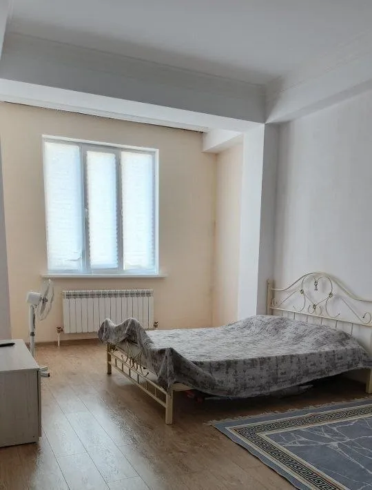 Аренда однокомнатная квартира

🌆Донецк, калининский район📌

✅4 Этаж, 35 кв. М.
✅Хороший ремонт.
✅Комплектация полная : большая кровать, шкаф, телевизор. Большая ванна, есть стиральная машинка, бойлер. Вода по графику. В кухне есть холодильник, духовка.
✅Проведен wi-fi.
📍В пешей доступности магазины, больница, удобная транспортная развязка. - фотография - 2