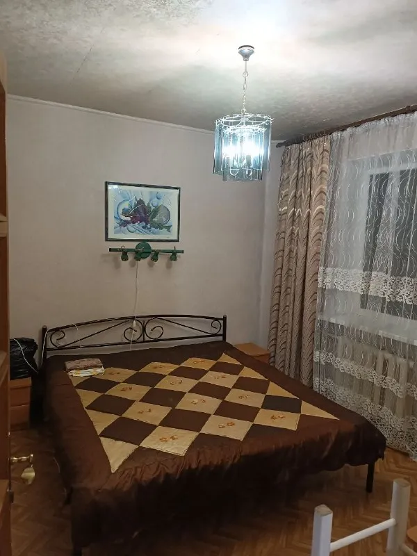 ‼❗‼ Сдается‼❗‼
🏡3-Х комн. Кв. , проспект 25 летия ркка, центр, рядом площадь ленина, "набережная", ворошиловский район
📍Г. Донецк днр

‼Оплата услуг по факту заселения, без предоплат и поездок в офис‼

Хорошее состояние.
‼❗Установлена система бесперебойной подачи воды с накопительным резервуаром на 500 л. ‼

•Имеется вся необходимая мебель и бытовая техника: холодильник, телевизор, стиральная машина автомат, кондиционер, установлен бойлер. ...

Стоимость: 40.000 руб. + ком. Услуги
☎☎☎+7949-419-63-79 - фотография - 2