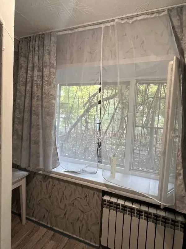 Сдаю однокомнатную квартиру

🌆Донецк, площадь конституции, "набережная", рядом площадь ленина, ворошиловский район 📌

‼Оплата услуг по факту заселения, без предоплат и поездок в офис ‼

✅Хорошее состояние
✅Имеется вся необходимая мебель и бытовая техника: холодильник, стиральная машина автомат, кондиционер.

❗️Предпочтение: одна девушка/женщина
💰Стоимость 20 000 руб. + к/у.

📲☎+7949-419-63-79

Подписаться  |  📩дать объявление
📲Наш max - фотография - 2