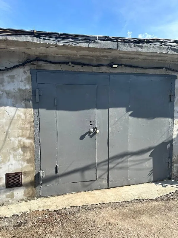 Продажа 2х уровневого гаража
🌆Донецк в ворошиловском районе, возле парка щербакова, стадион "шахтер". 📌
👍В гараже проведен капитальный ремонт, проводка по госту, стены утеплены
✅Под гаражом две комнаты пригодные для хранения вещей - можно и переночевать.
✅Кооператив под охраной, по улицам камеры и освещение, въезд по пропускам.
✅При въезде в кооператив есть вода, туалет и кофе автомат.
❗️Срочная продажа.
💰Цена: 950 000 рублей торг
📲☎️+7 (949) 513 13 00
📲☎️+7 (949) 513 85 58
Подписаться | 📩дать объявление
📲Наш max - фотография - 1