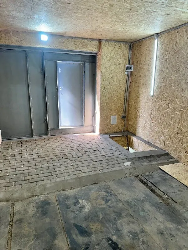 Продажа 2х уровневого гаража
🌆Донецк в ворошиловском районе, возле парка щербакова, стадион "шахтер". 📌
👍В гараже проведен капитальный ремонт, проводка по госту, стены утеплены
✅Под гаражом две комнаты пригодные для хранения вещей - можно и переночевать.
✅Кооператив под охраной, по улицам камеры и освещение, въезд по пропускам.
✅При въезде в кооператив есть вода, туалет и кофе автомат.
❗️Срочная продажа.
💰Цена: 950 000 рублей торг
📲☎️+7 (949) 513 13 00
📲☎️+7 (949) 513 85 58
Подписаться | 📩дать объявление
📲Наш max - фотография - 2