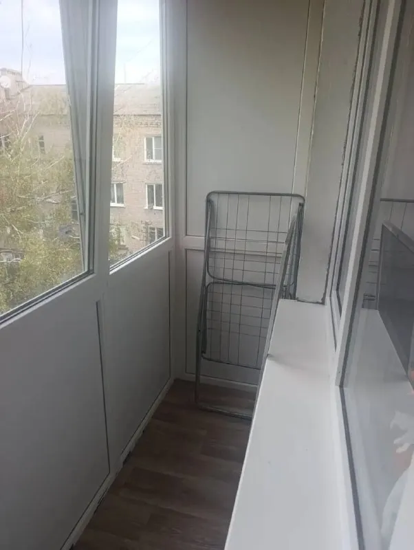 Аренда двухкомнатной квартиры
🌆Донецк, калининский рынок📌
✅Этажность 5/5ти.
💦Вода идёт, есть накопительный бак на 250л!!!
📍Рядом покровский храм и калининский рынок, две школы, садики, парк, остановка общественного транспорта.
💰Цена 30 000 ₽ + к/у.
Фото сделаны в моменте завершения ремонта.
📲☎️+79495406579 Ольга
Подписаться | 📩дать объявление
📲Наш max - фотография - 4