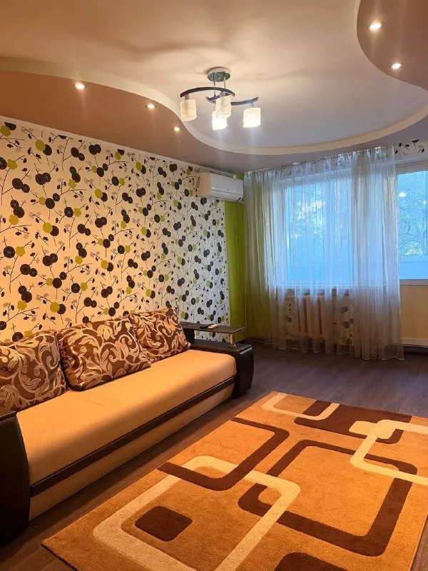 Продам 4х комнатную квартиру
🌆В донецке, кировский район, микрорайон текстильщик, ул. Ляшенко рядом с рынком «сокол». 📌
💰Цена: 6 000 000 ₽
✅Общая площадь — 87,3 м²
✅Жилая площадь — 56,8 м²
✅Кухня — 8,8 м², этаж — 3 из 9
✅Санузел — раздельный
⛽Газ — есть
📲☎️+7(949)800-60-50
📲☎️+7(949)510-70-10
Подписаться | 📩дать объявление
📲Наш max - фотография - 2