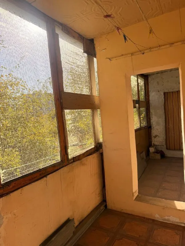 Продам 4х комнатную квартиру
🌆В донецке, кировский район, микрорайон текстильщик, ул. Ляшенко рядом с рынком «сокол». 📌
💰Цена: 6 000 000 ₽
✅Общая площадь — 87,3 м²
✅Жилая площадь — 56,8 м²
✅Кухня — 8,8 м², этаж — 3 из 9
✅Санузел — раздельный
⛽Газ — есть
📲☎️+7(949)800-60-50
📲☎️+7(949)510-70-10
Подписаться | 📩дать объявление
📲Наш max - фотография - 3