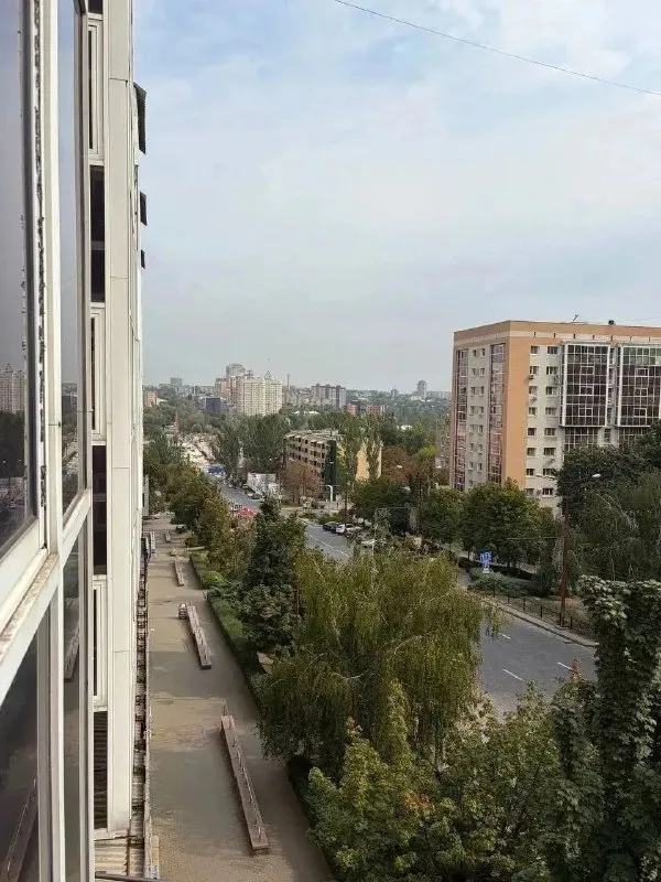 Продажа 1-комнатной квартиры в ворошиловском районе
Стройте свое пространство с агентством недвижимости город.
Вы мечтаете - мы реализовываем👏
🏣Город: донецк
🏗Район: ворошиловский
🏘Комнат - 1
🏢Этаж - 4/6
🚪Общая площадь - 33 м2
Продается однокомнатная квартира, в ворошиловском районе, проспект ильича 6, в шаговой доступности улица набережная, площадь ленина.
•Неугловая
•Лифт работает
•Квартира очень теплая, утеплена с улицы.
•Вода доходит в дни подачи.
•Выполнен косметический ремонт, установлена новая газовая печь и новая колонка.
•После ремонта не жили
•Коммуникации все пластик
•Батареи чугун, в хорошем состоянии
Рядом отличная инфраструктура: школы, садики, супермаркеты, рынок, банки и т. Д.
Документы готовы к продаже, никто не прописан.
💵Цена: 5 100 000 рублей (торг)
☎️Телефон: +7 (949) 513 85 58
☎️Телефон: +7 (949) 513 13 00 - фотография - 6