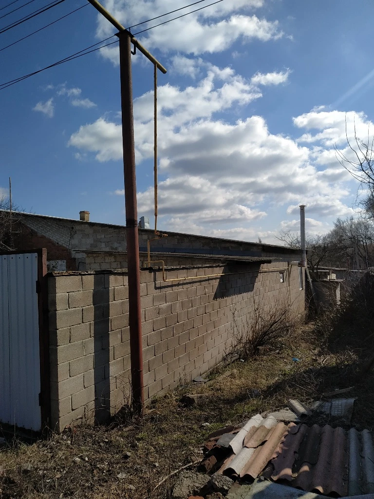 Продам дом 2010 года постройки, состояние косметического ремонта, вода, электричество, газ всё есть, делалась новая крыша и утеплялась стекловатой. - фотография - 1